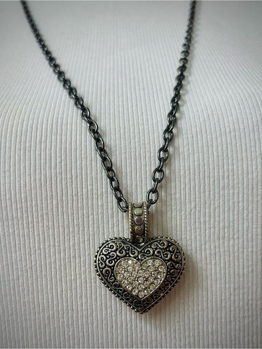 Lia Sophia Gunmetal Crystal Heart Pendant Necklace Filigree Statement Jewelry - Picture 8 of 9